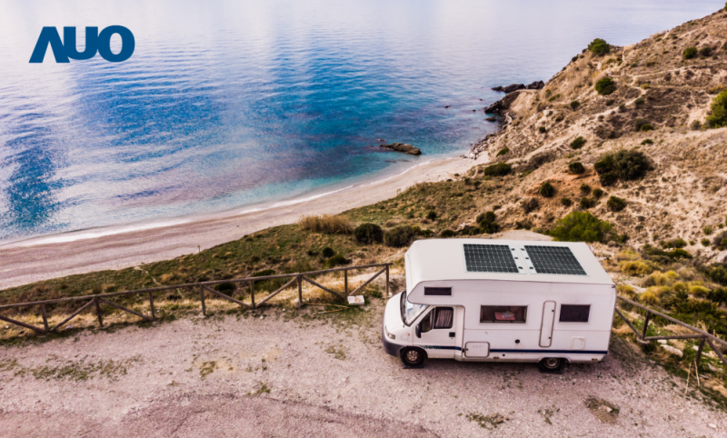 「可撓輕量化太陽光電板SunCurva」使用輕量特殊耐候型複合板取代傳統太陽能板的玻璃前板，不僅降低70%重量，每米平方僅3Kg；具有抗衝擊性能及通過電磁相容性測試，可應用於交通運輸工具，如露營車、遊艇等